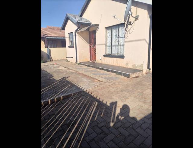 2 BEDROOM HOUSE FOR SALE IN SOSHANGUVE XX